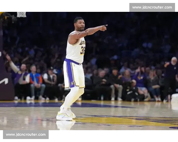 里弗斯官宣拒绝湖人 4 年 8900 万，詹姆斯祝福引争议，湖人陷入被动困局