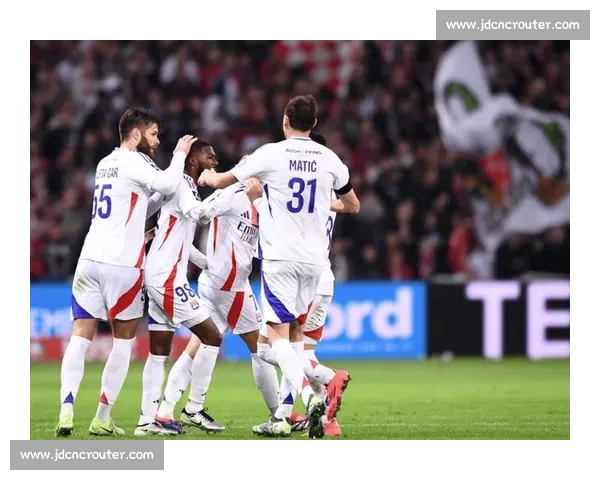 英超双雄竞逐里昂神锋！福法纳转会费或因降级缩水至 3000 万镑